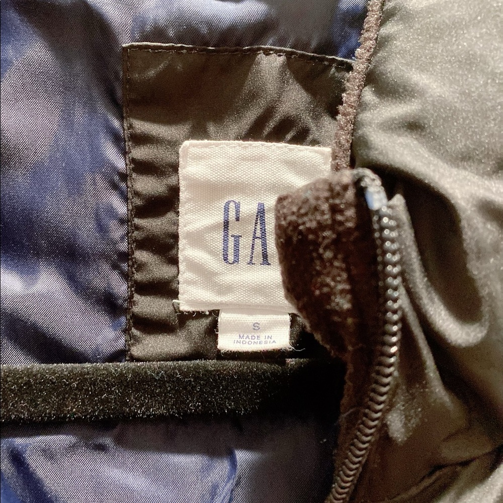 Gap women puffer vest